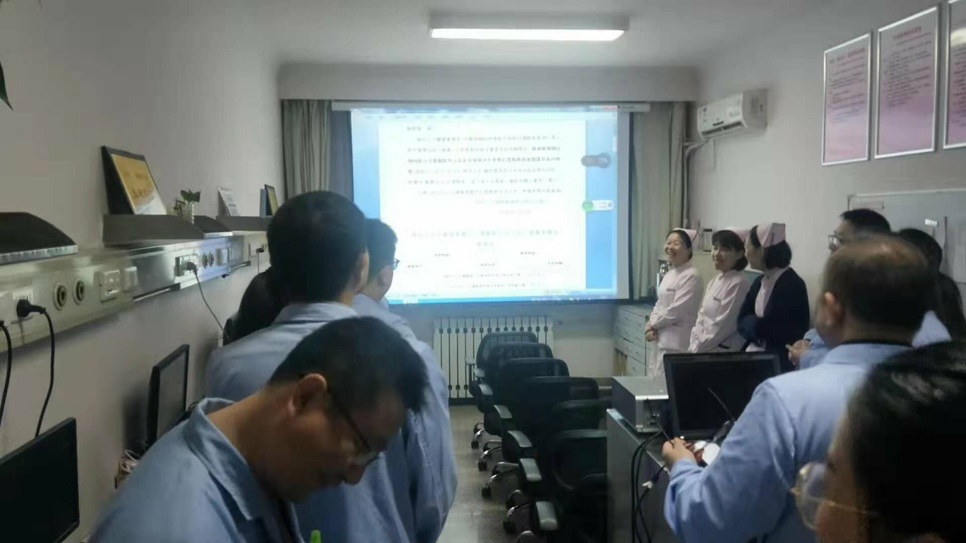 神经内三科召开“扫黑除恶专项斗争”学习会议